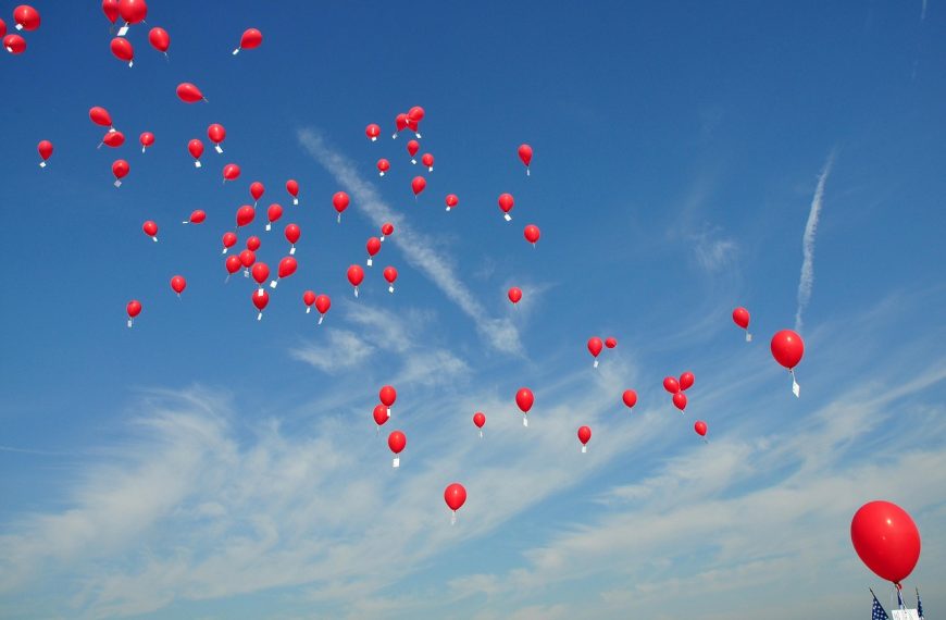 ball, air, nature, helium, sky, festival, letting go of a balloon, red, travel, space, cloud, celebration
